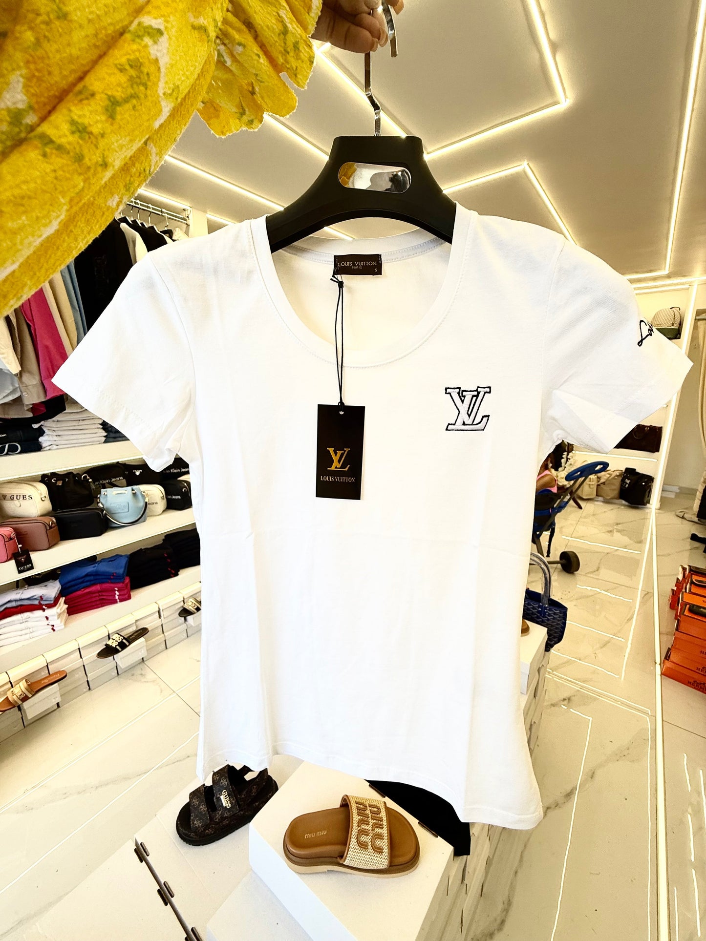 ΓΥΝΑΙΚΕΙΑ ΜΠΛΟΥΖΑ - CODE 23