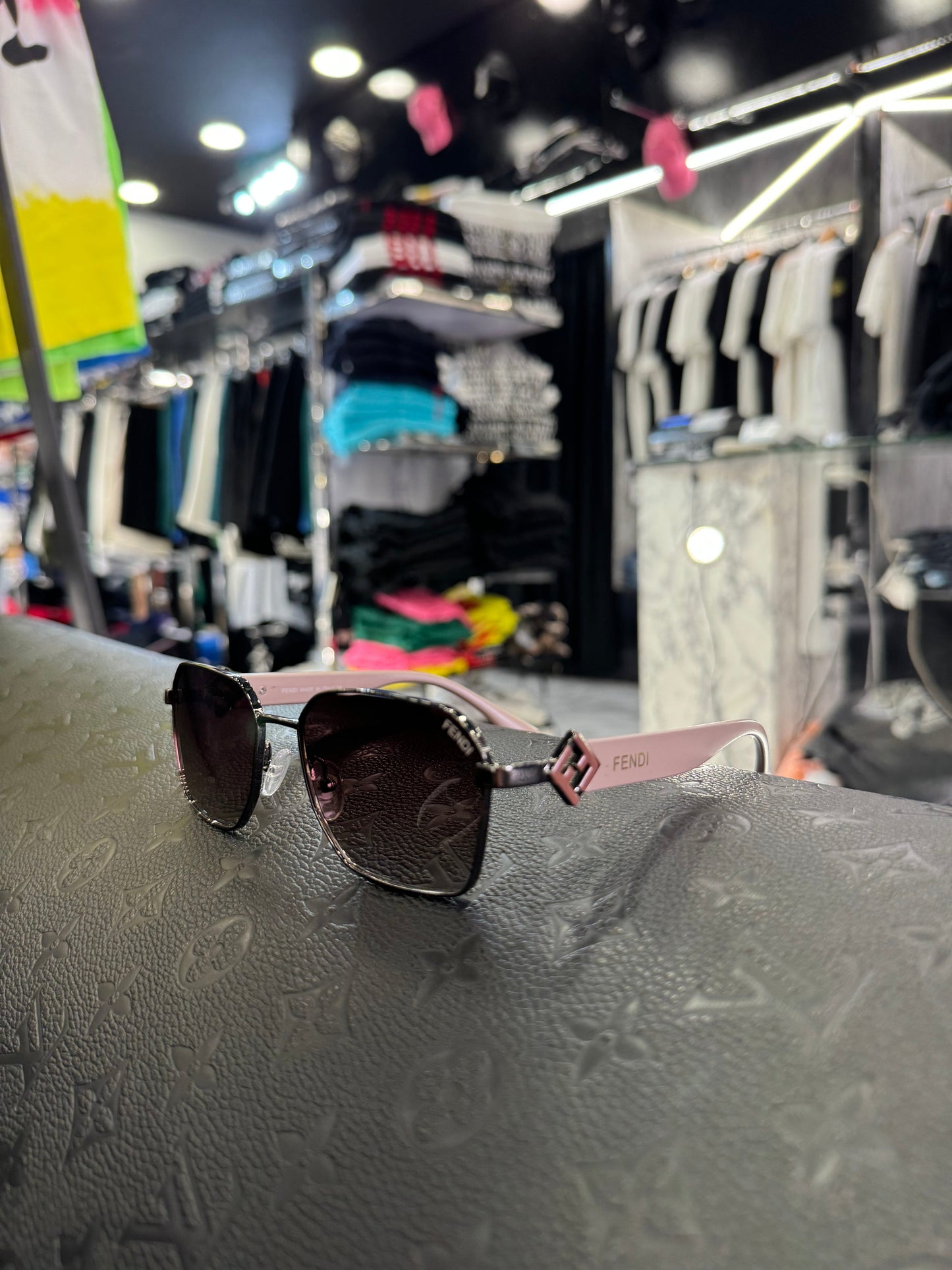 ΓΥΑΛΙΑ ΗΛΙΟΥ - FENDI