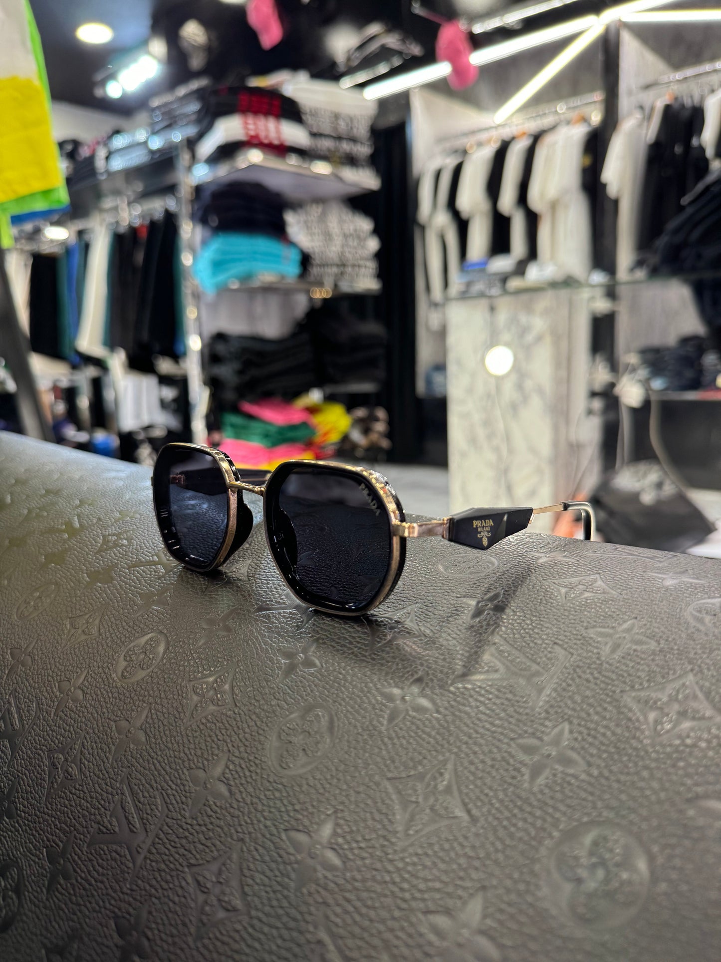 ΓΥΑΛΙΑ ΗΛΙΟΥ - PRADA