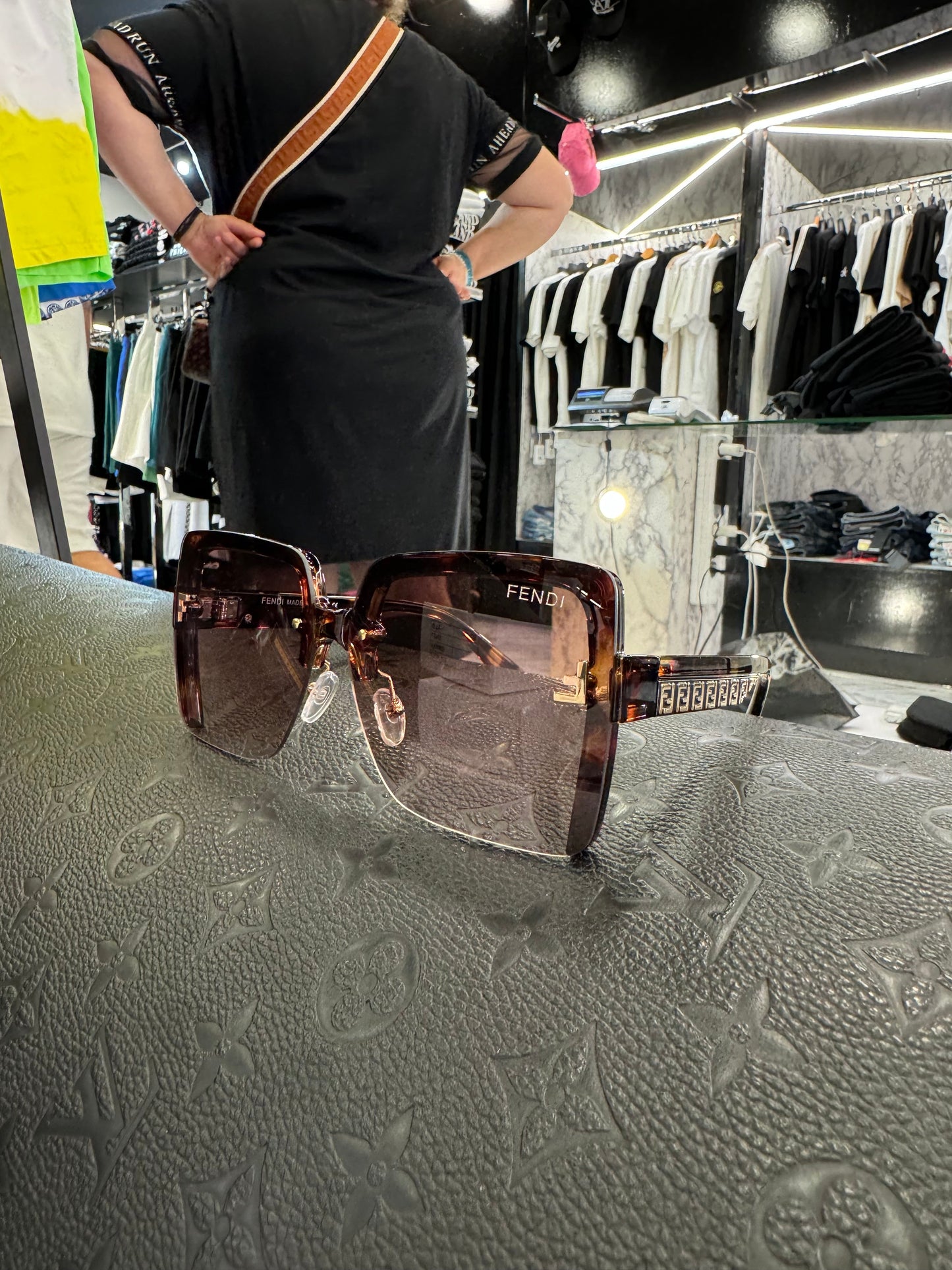 ΓΥΑΛΙΑ ΗΛΙΟΥ - FENDI