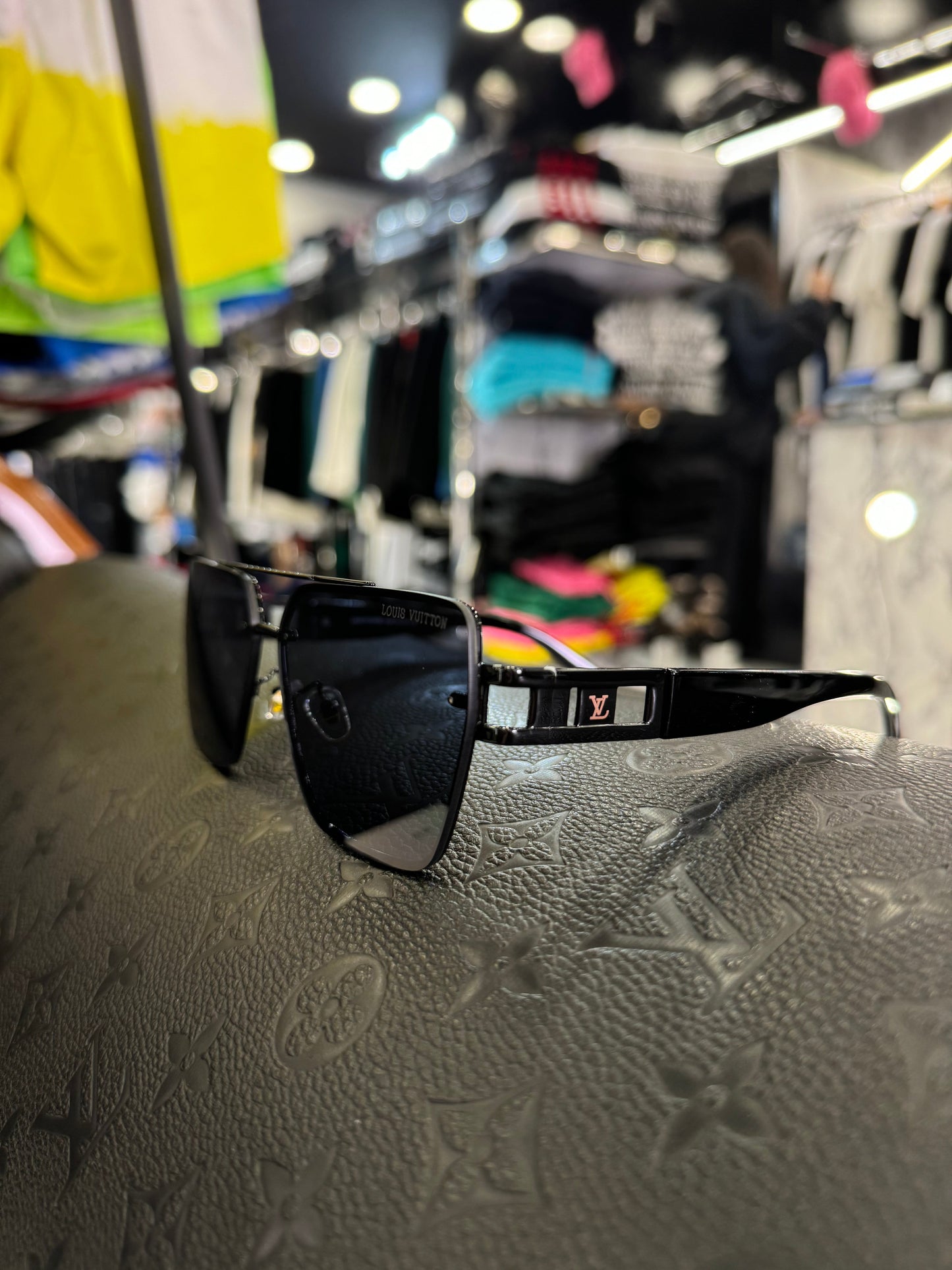 ΓΥΑΛΙΑ ΗΛΙΟΥ - LOUIS VUITTON