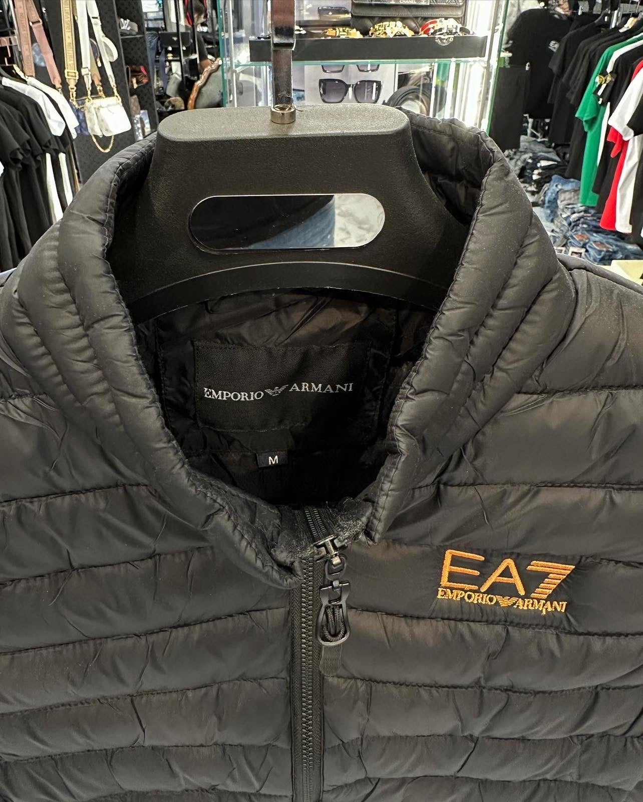 ARMANI - ΑΜΑΝΙΚΟ ΜΠΟΥΦΑΝ 2025