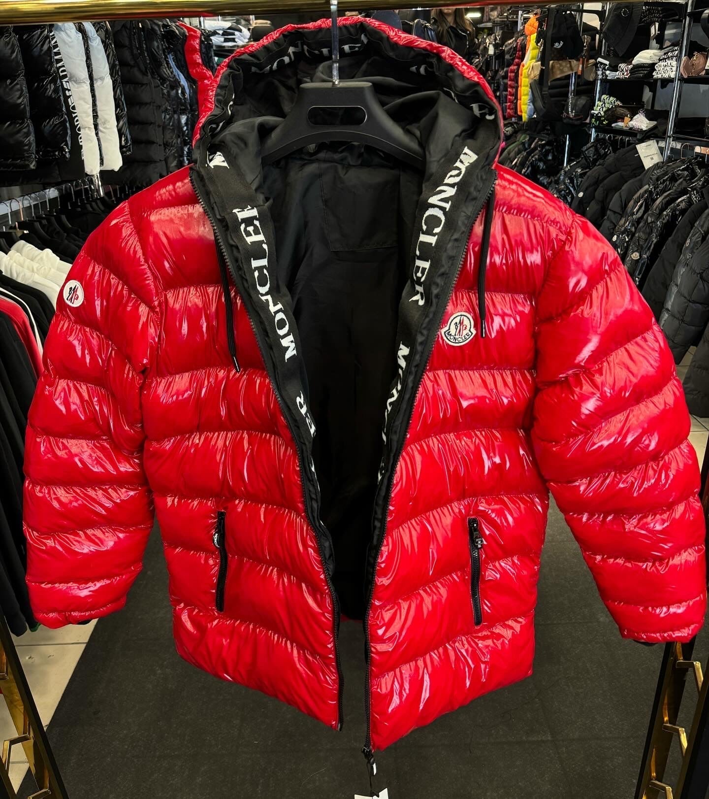 MONCLER ΜΠΟΥΦΑΝ ΓΥΑΛΙΣΤΕΡΟ