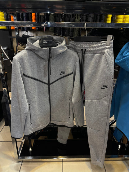 NIKE TECH FLEECE - ΣΕΤ ΦΟΡΜΕΣ
