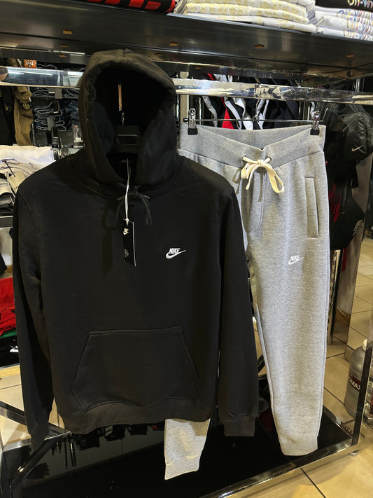 NIKE SPORTSWEAR SET