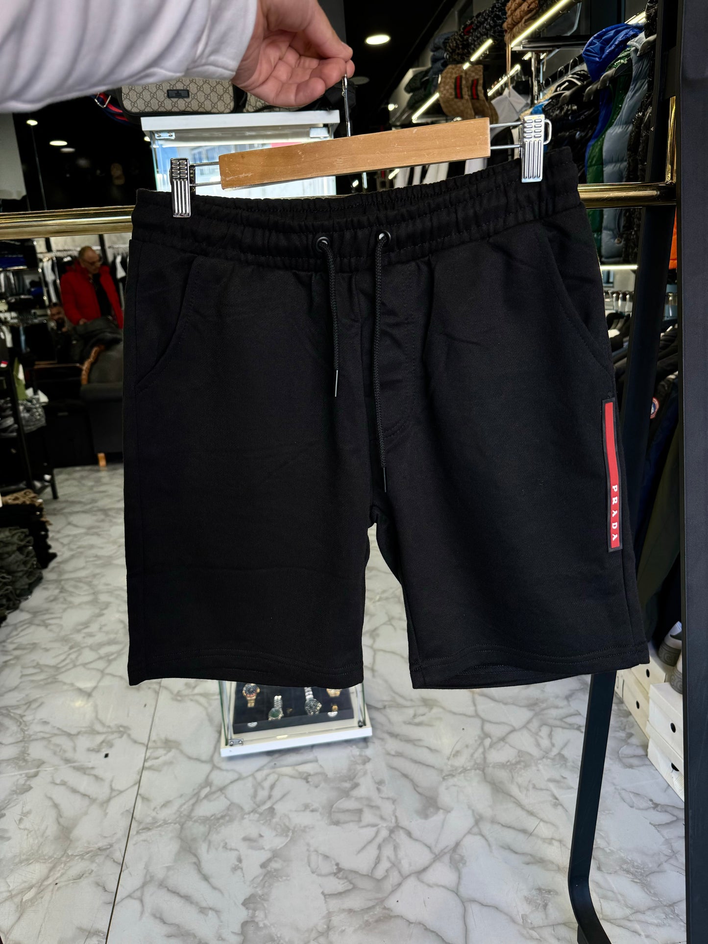 ΒΕΡΜΟΥΔΑ - PRADA 2025