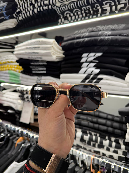 ΓΥΑΛΙΑ ΗΛΙΟΥ - PRADA