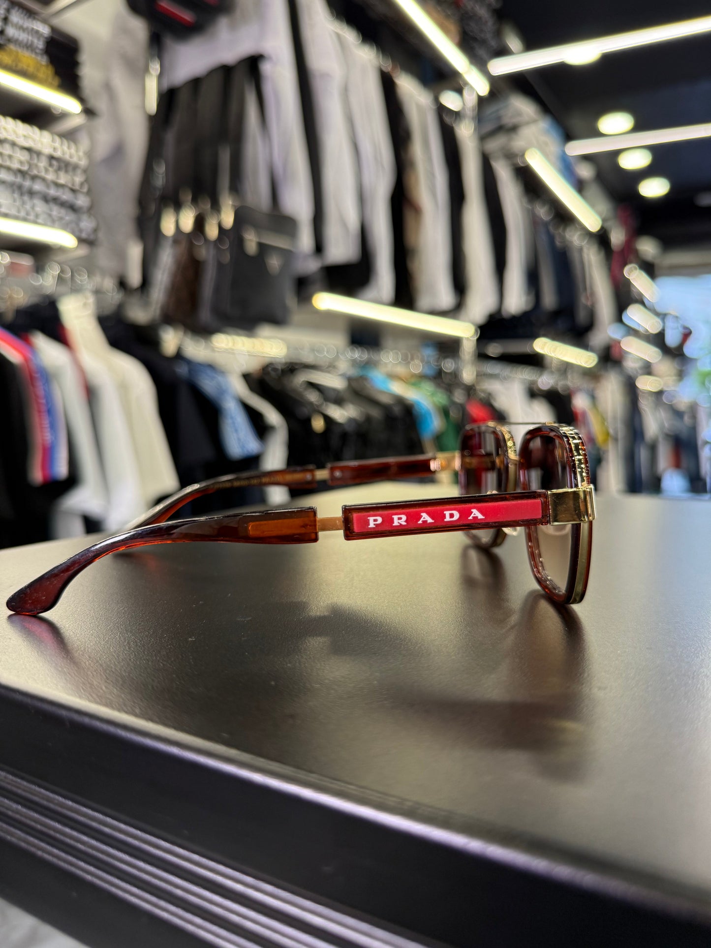 ΓΥΑΛΙΑ ΗΛΙΟΥ - PRADA