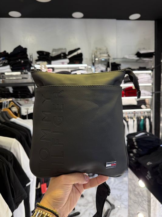 ΤΣΑΝΤΑΚΙ - TOMMY