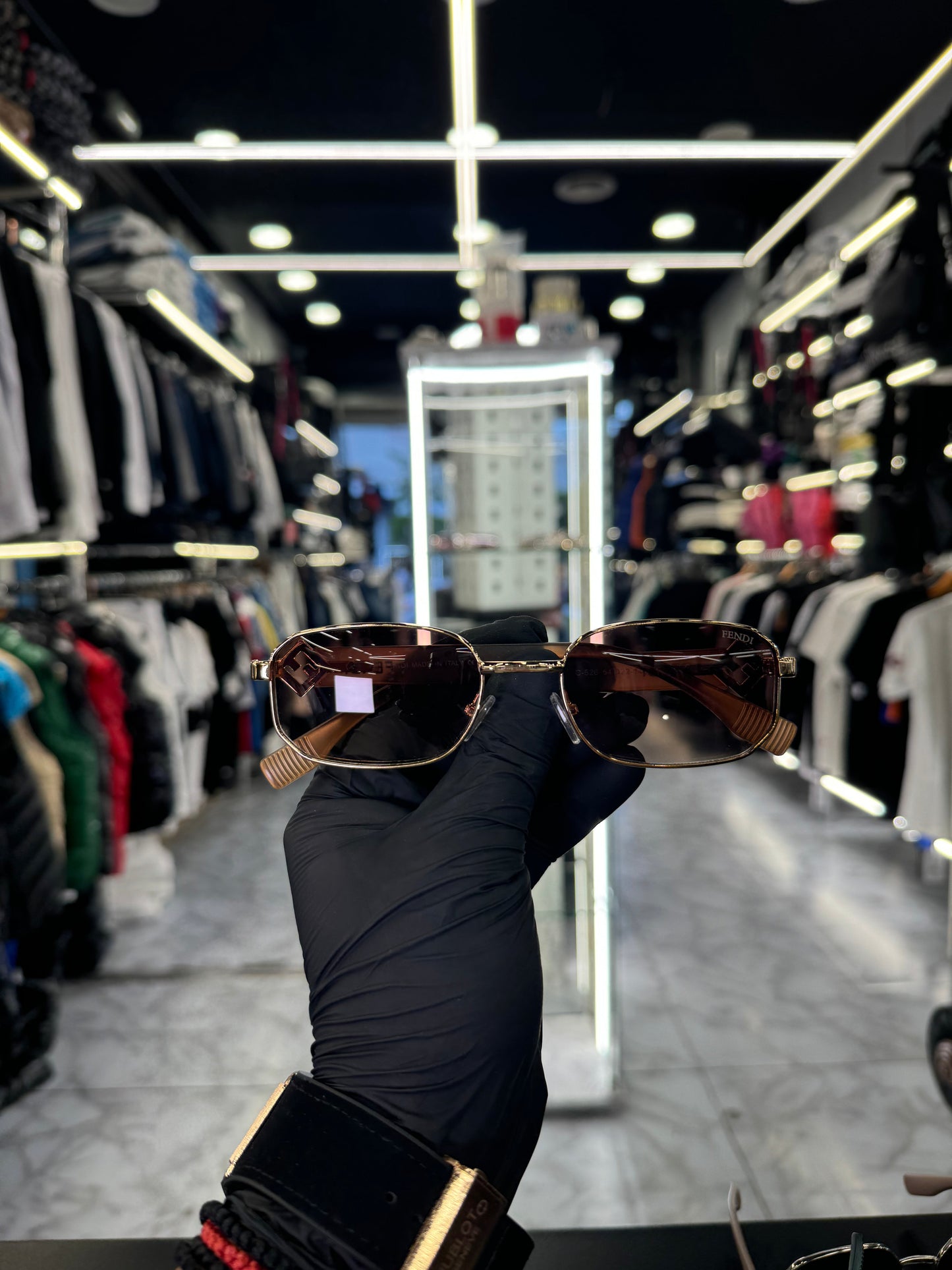 ΓΥΑΛΙΑ ΗΛΙΟΥ - FENDI