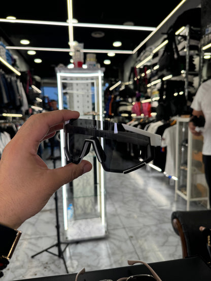 ΓΥΑΛΙΑ ΗΛΙΟΥ - PRADA