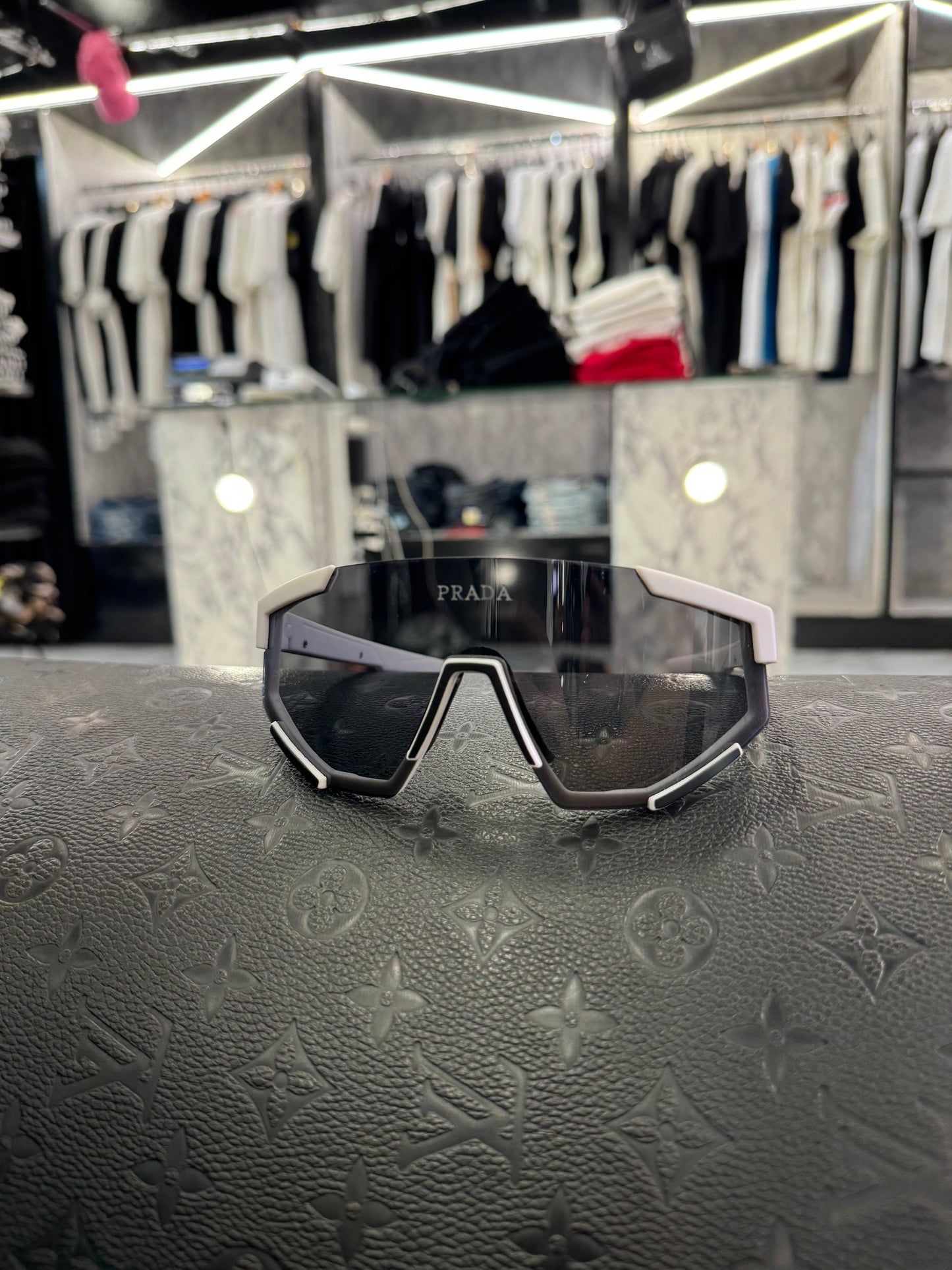 ΓΥΑΛΙΑ ΗΛΙΟΥ - PRADA