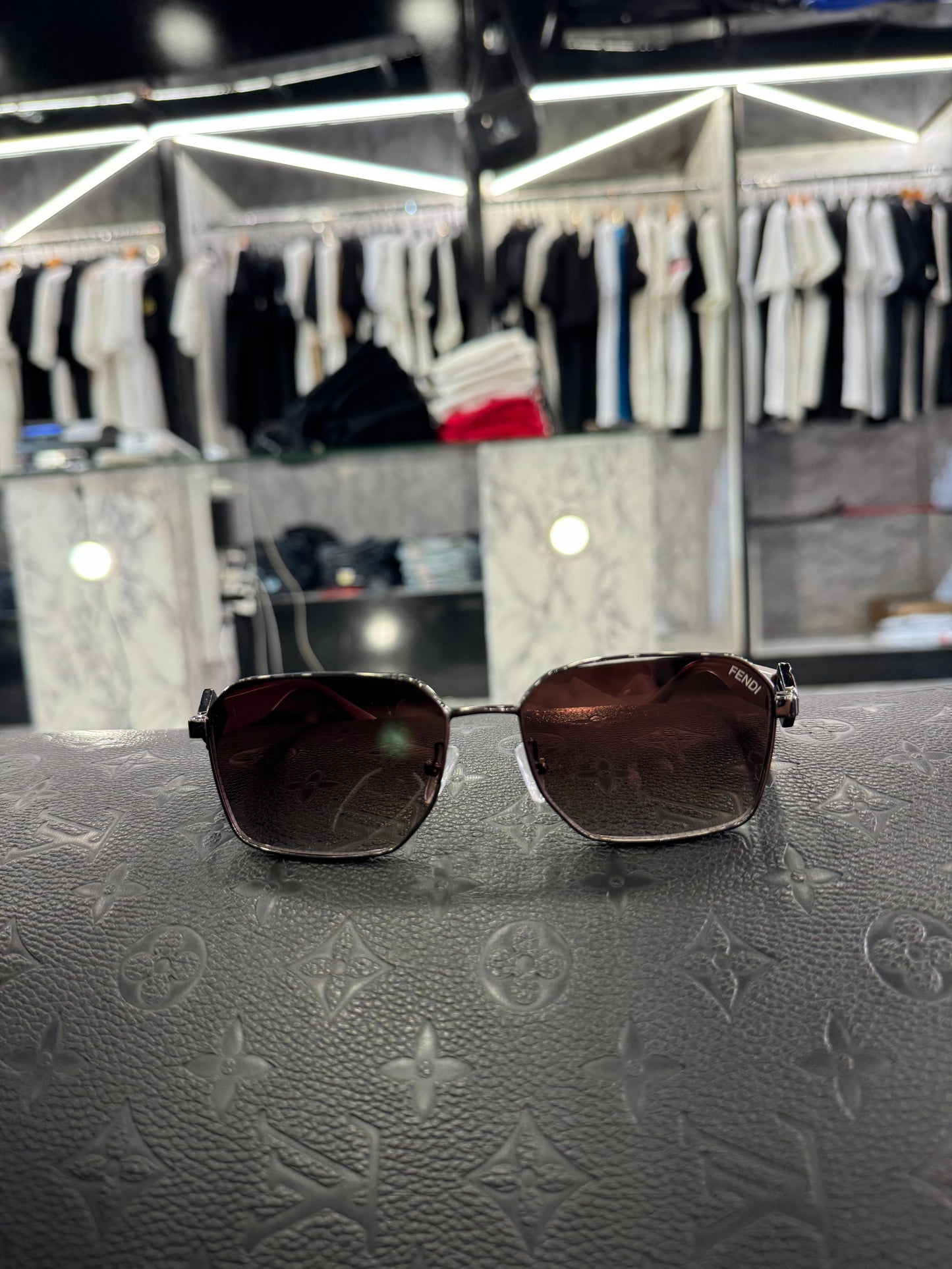 ΓΥΑΛΙΑ ΗΛΙΟΥ - FENDI