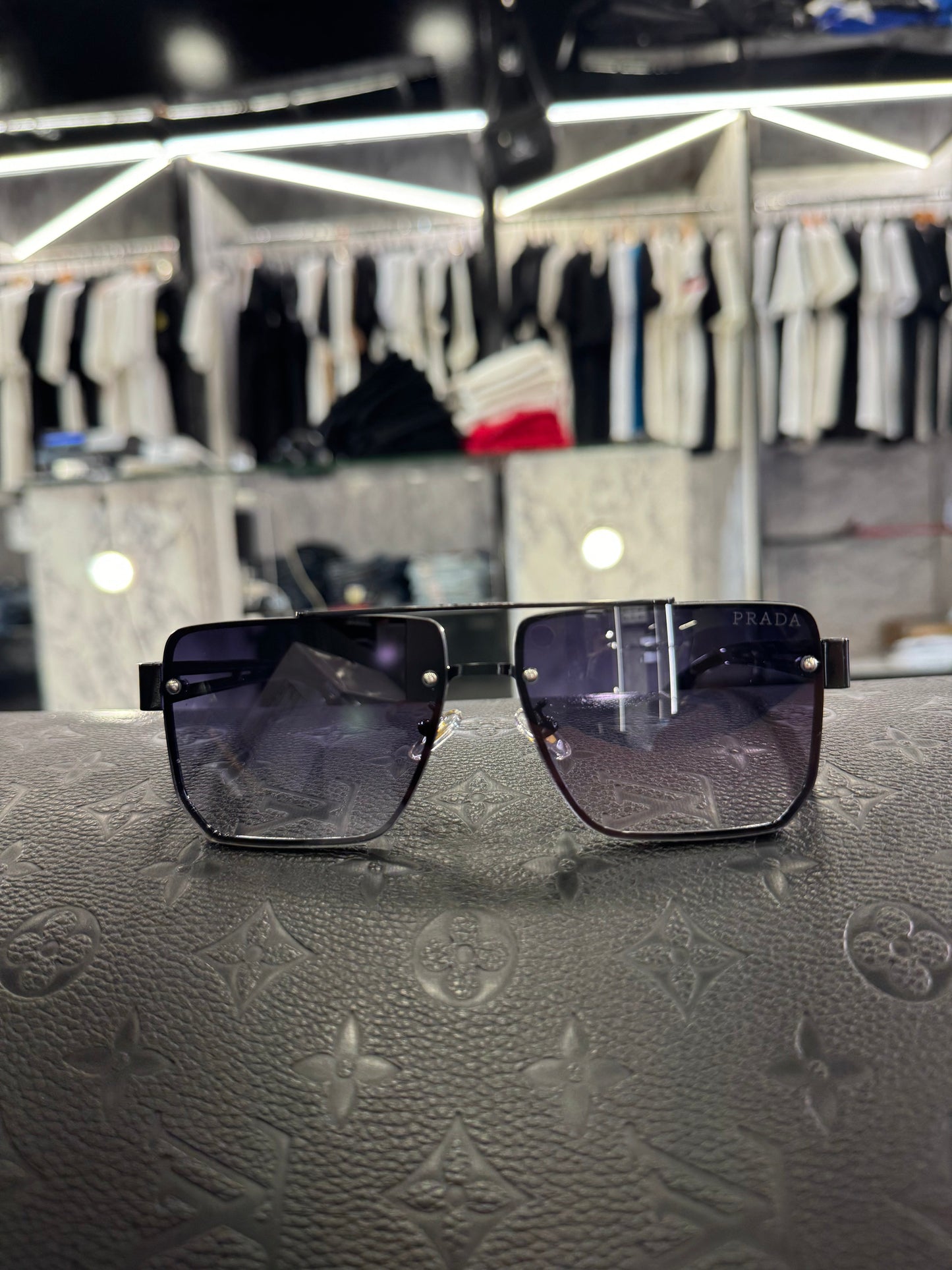 ΓΥΑΛΙΑ ΗΛΙΟΥ - PRADA