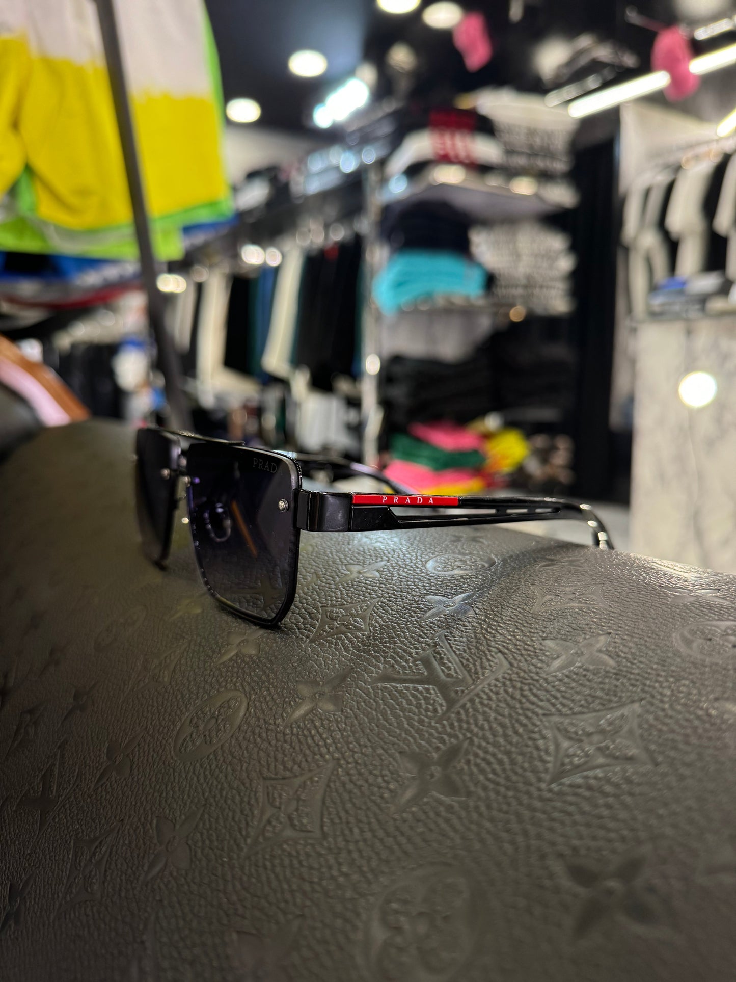 ΓΥΑΛΙΑ ΗΛΙΟΥ - PRADA