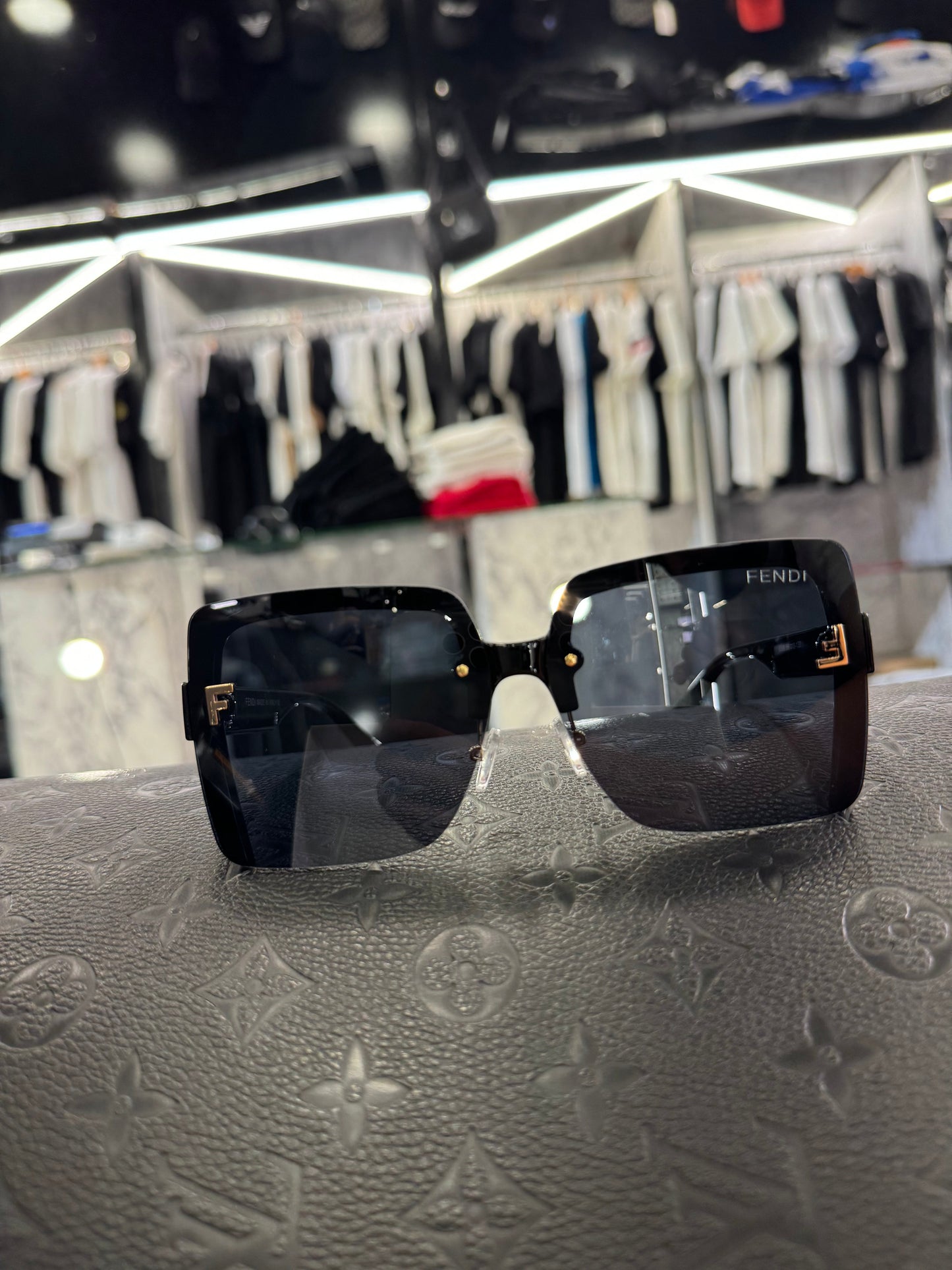 ΓΥΑΛΙΑ ΗΛΙΟΥ - FENDI