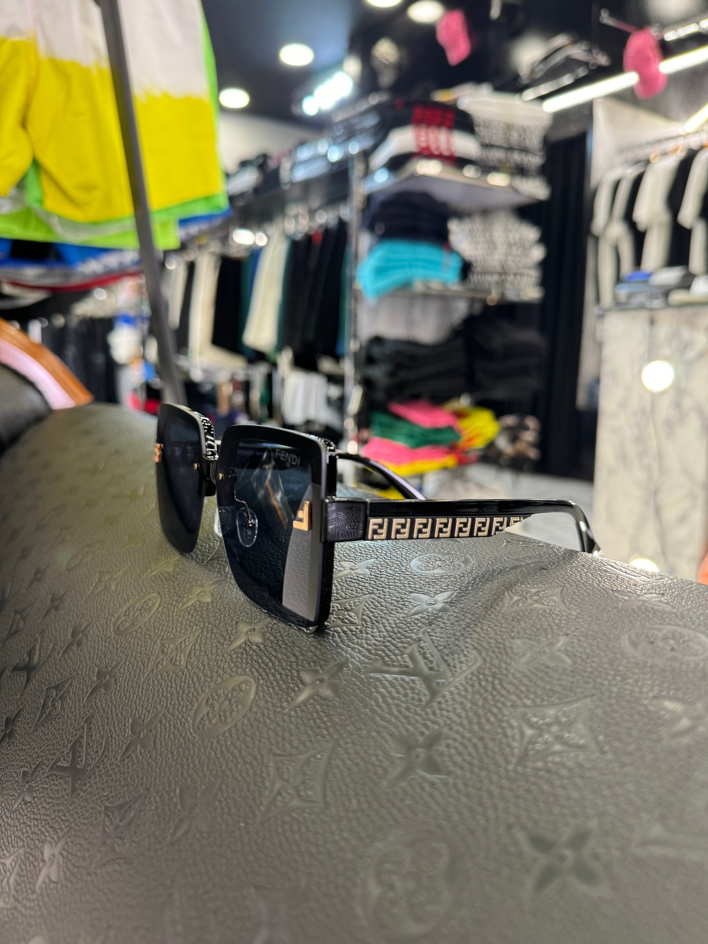 ΓΥΑΛΙΑ ΗΛΙΟΥ - FENDI