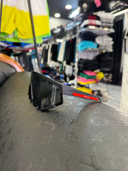 ΓΥΑΛΙΑ ΗΛΙΟΥ - PRADA