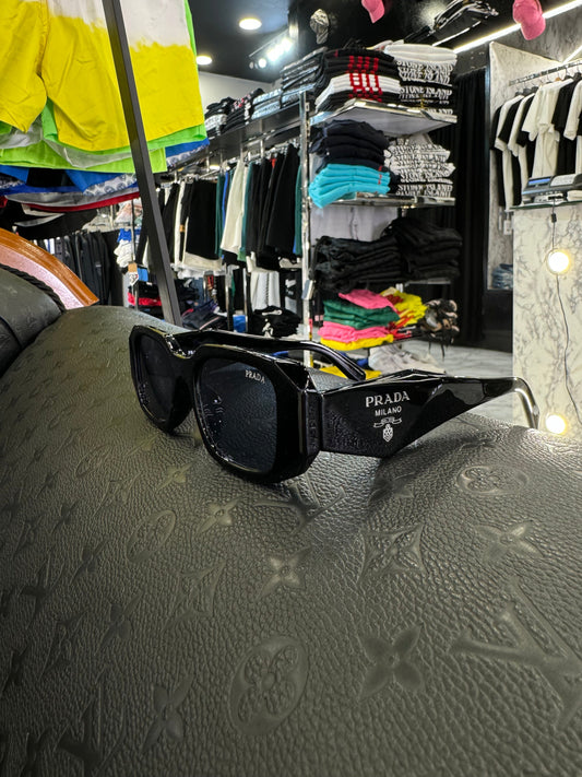 ΓΥΑΛΙΑ ΗΛΙΟΥ - PRADA