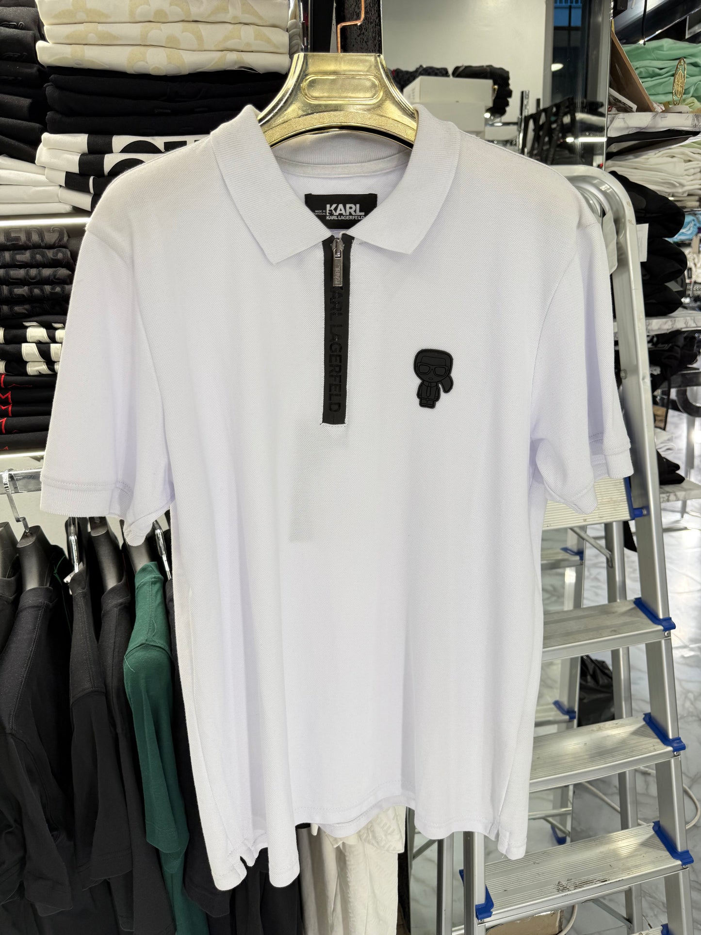 ΚΟΝΤΟΜΑΝΙΚΟ ΜΕ ΓΙΑΚΑ - MONCLER