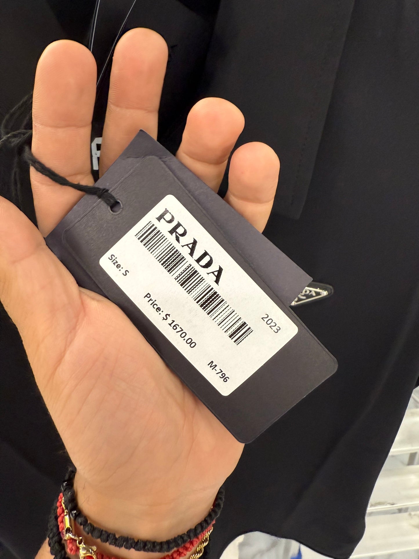 ΚΟΝΤΟΜΑΝΙΚΟ ΜΕ ΓΙΑΚΑ - PRADA