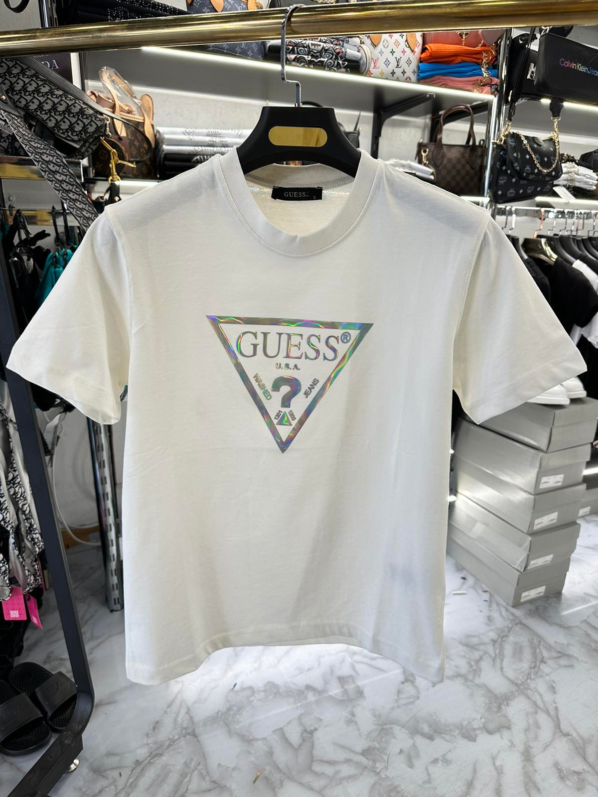 T-SHIRT - GUESS