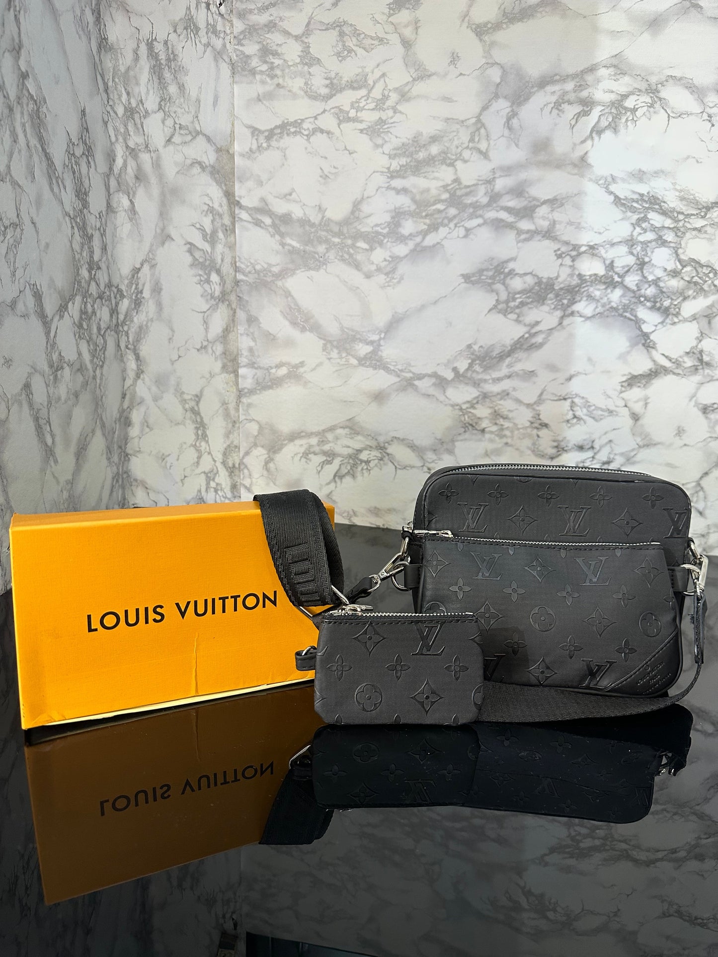 LOUIS VUITTON ΤΣΑΝΤΑΚΙ