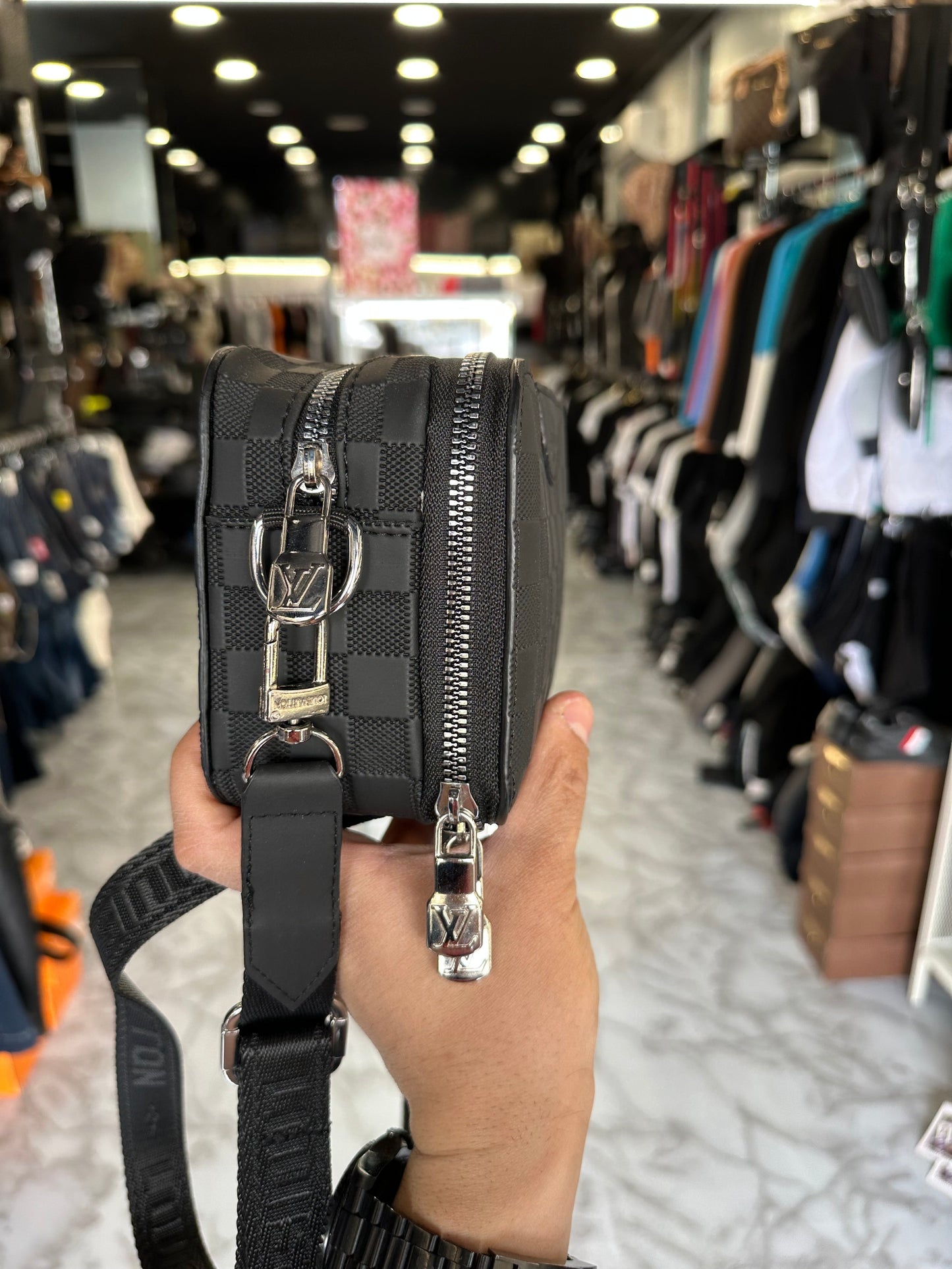 ΤΣΑΝΤΑΚΙ - LV