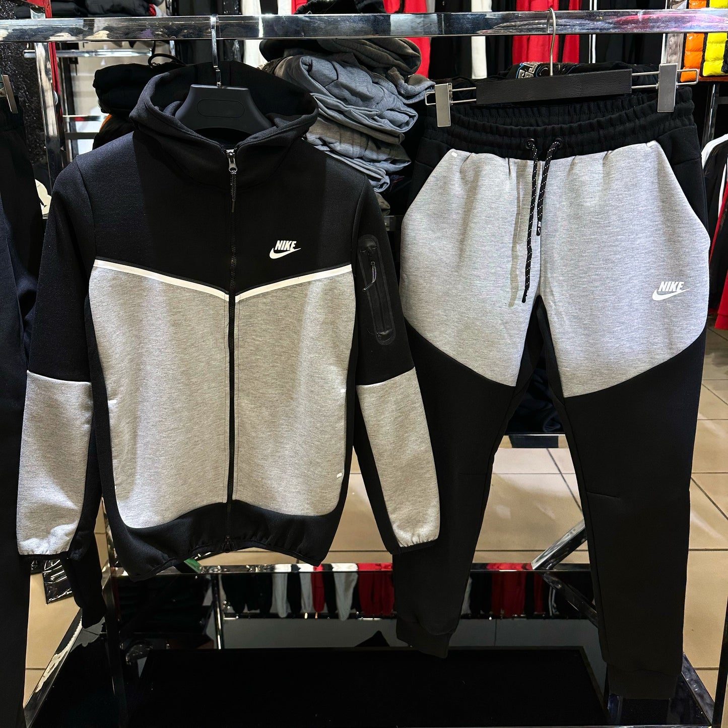 NIKE TECH FLEECE - ΣΕΤ ΦΟΡΜΕΣ