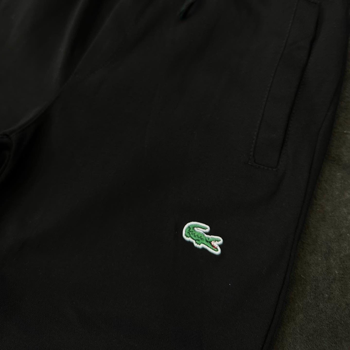 ΒΕΡΜΟΥΔΑ Lacoste Black 2025
